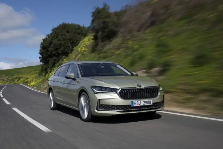 El Škoda Superb “moderno” cumple 25 años