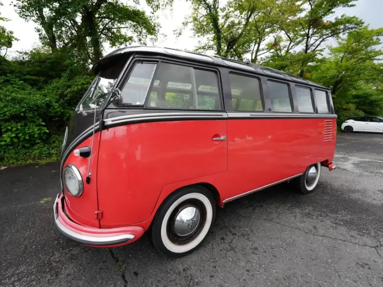 El Volkswagen Type 2 Samba de 23 ventanas: la variante más rara del microbus sale a subasta
