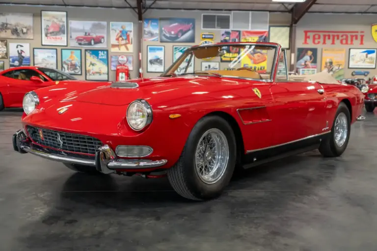 Ferrari 330 GT Spider de 1967: el 2+2 convertido que BaT subasta con procedencia de Chinetti Motors