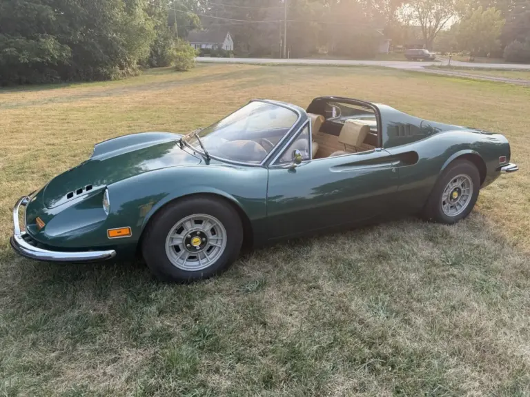 El Ferrari Dino 246 GTS de propietario único que sale a subasta: uno de los 2.900 de la serie E
