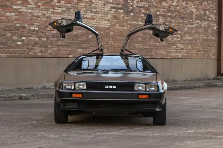 DeLorean DMC-12: el raro ejemplar de 1981 con un solo dueño y mejoras Stage II que se subasta en Bring a Trailer