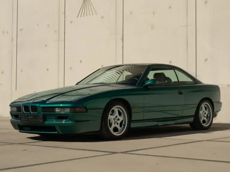 El BMW 850CSi de 1994 con motor V12 y cambio manual que pudo llamarse M8 sale a subasta