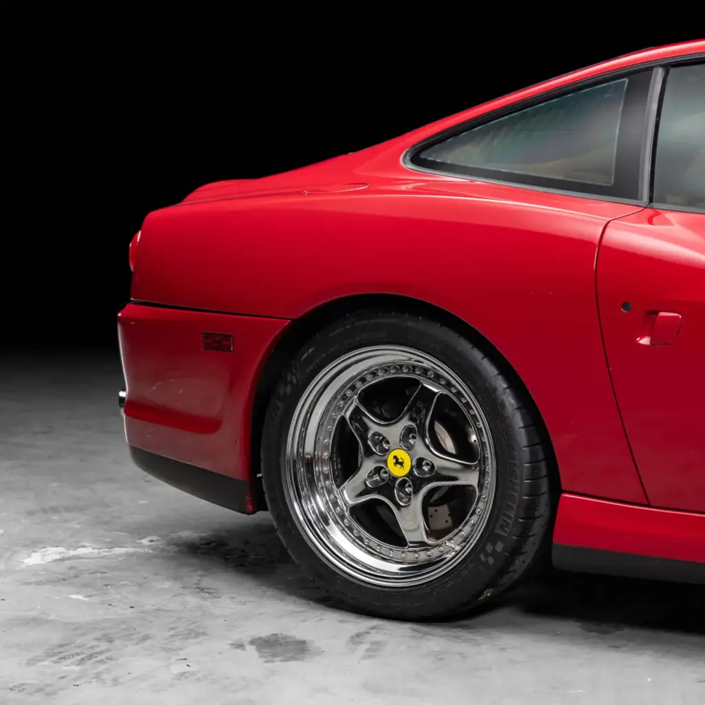 El legendario Ferrari 550 Maranello con el sello de Michael Jordan te está buscando 16 Motor16 1997 ferrari 550 maranello michael jordan 12 Motor16