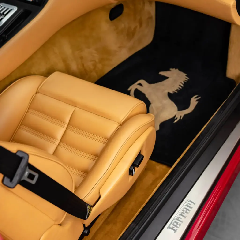 El legendario Ferrari 550 Maranello con el sello de Michael Jordan te está buscando 28 Motor16 1997 ferrari 550 maranello michael jordan 28 Motor16