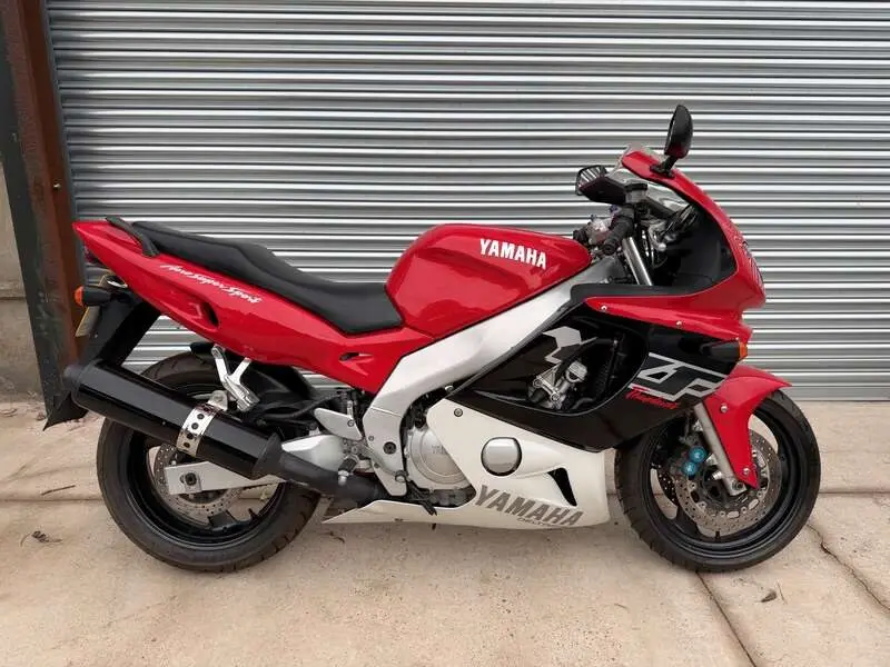 Yamaha YZF600R Thundercat subasta en noviembre: solo 852 km y un único dueño