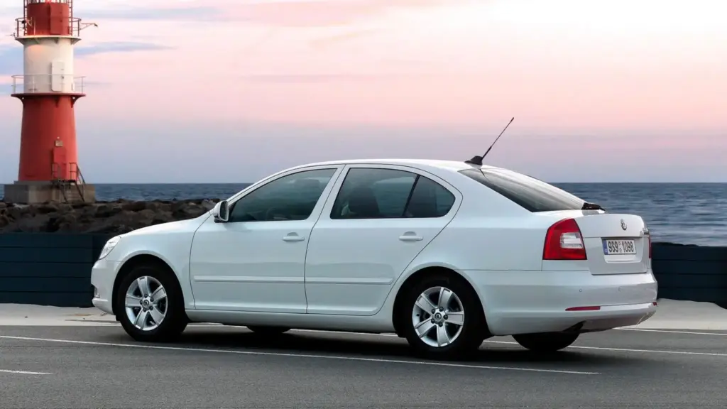 Los 8 millones de Škoda Octavia en sus 30 años de vida y las versiones más peculiares: GLC, gas natural, híbrido y un récord de 365 km/h 13 Motor16 2. generace Skoda Octavia GreenLine 7bb7ab3c Motor16