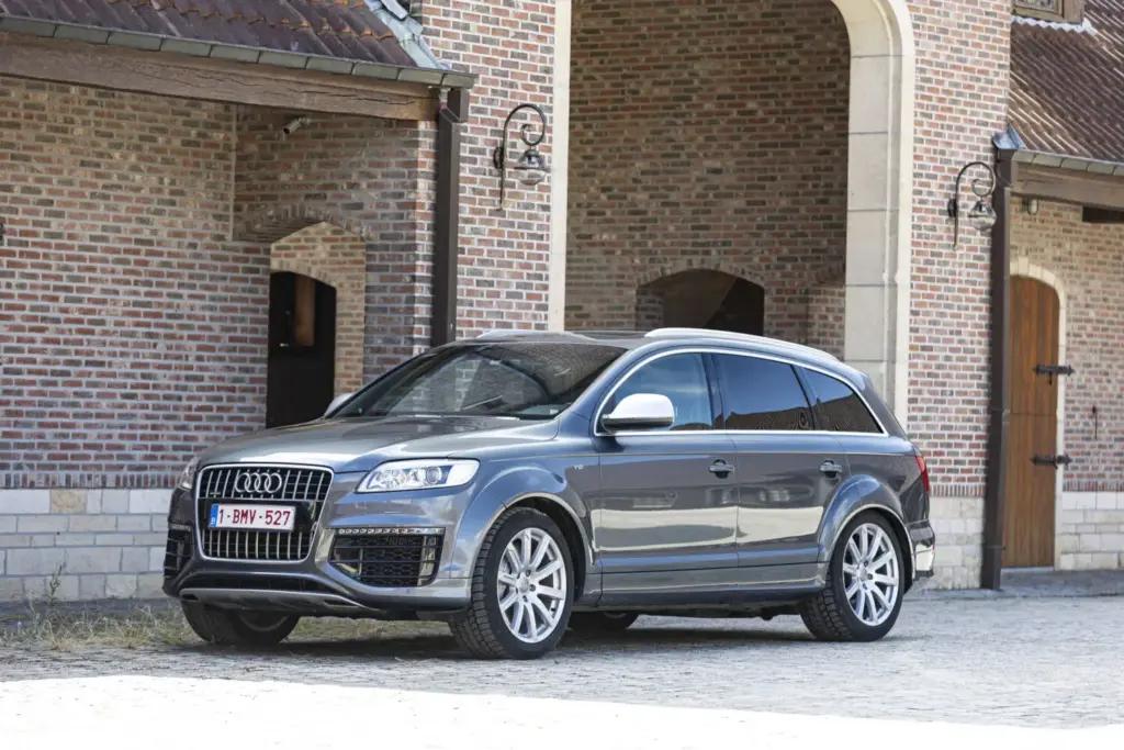 Este mítico Audi Q7 V12 TDI de 500 CV y 1.000 Nm puede ser tuyo por 5.000 euros 1 Motor16 Este mítico Audi Q7 V12 TDI de 500 CV y 1.000 Nm puede ser tuyo por 5.000 euros