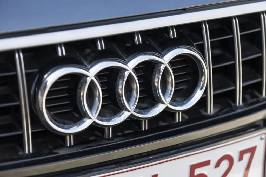 Este mítico Audi Q7 V12 TDI de 500 CV y 1.000 Nm puede ser tuyo por 5.000 euros 4 Motor16 2009 Audi Q7 V12 TDI quattro 1470253 Motor16