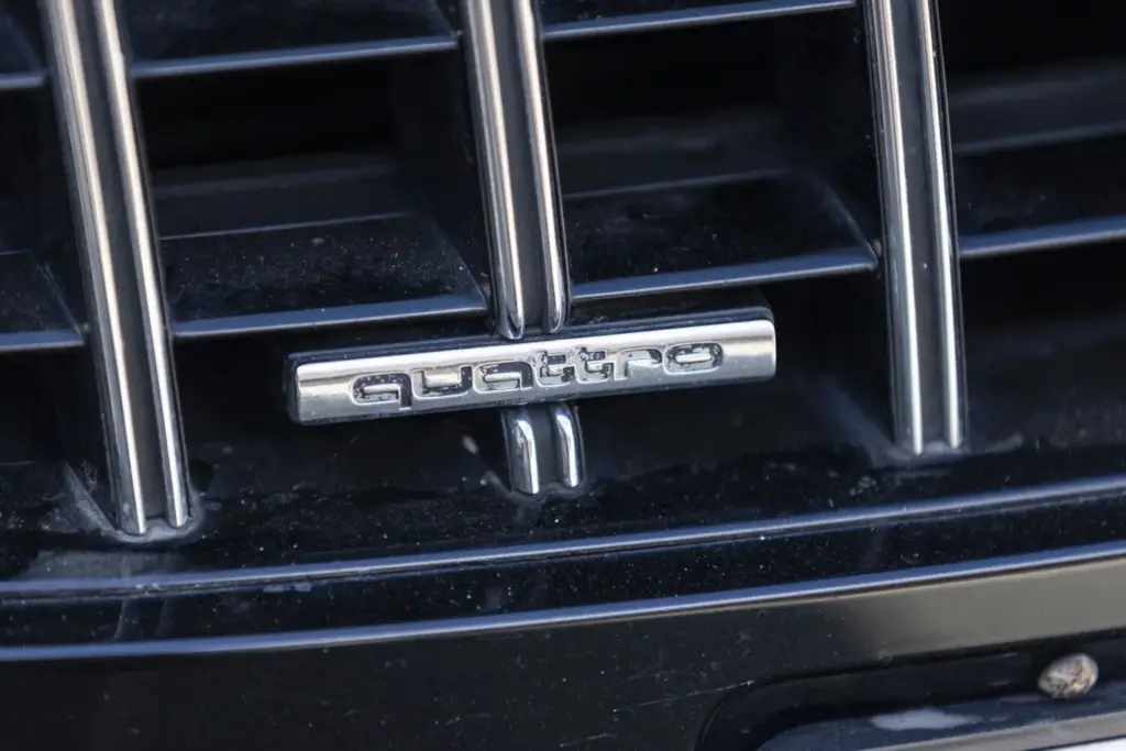 Este mítico Audi Q7 V12 TDI de 500 CV y 1.000 Nm puede ser tuyo por 5.000 euros 23 Motor16 Este mítico Audi Q7 V12 TDI de 500 CV y 1.000 Nm puede ser tuyo por 5.000 euros