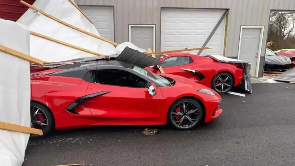El tornado que destruyó más de 100 Corvette en la fábrica de Bowling Green (EE UU) y los mandó al desguace 1 Motor16 2021 tornado corvette destrozados Motor16