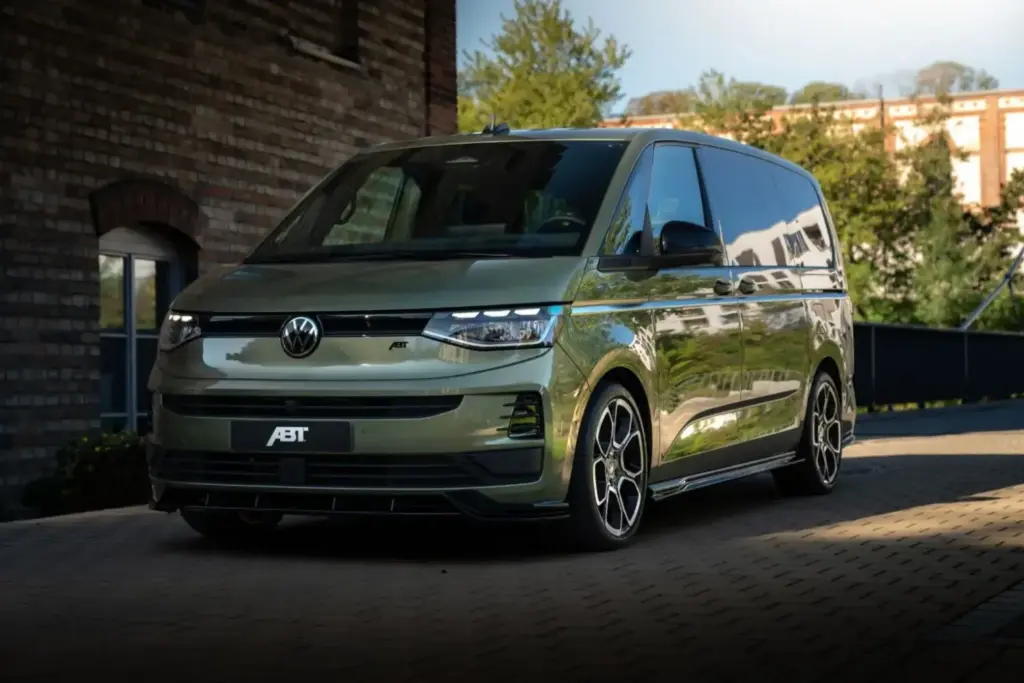 ABT convierte los Volkswagen Multivan y California en los GTI más inesperados que imaginas 5 Motor16 2026 ABT Volkswagen Multivan T7 1 Motor16