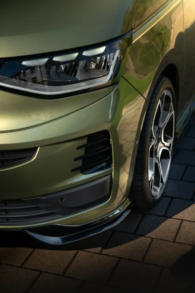 ABT convierte los Volkswagen Multivan y California en los GTI más inesperados que imaginas 11 Motor16 2026 ABT Volkswagen Multivan T7 7 Motor16