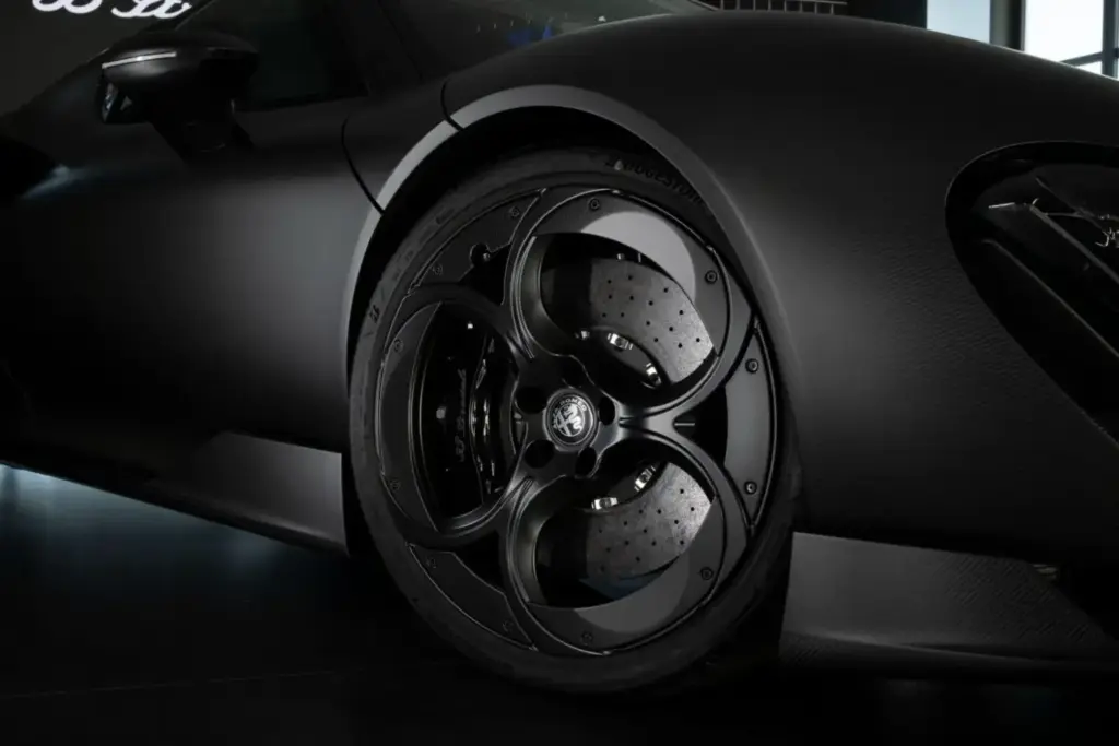 2026 Alfa Romeo 33 Stradale Perla Nera 11 Motor16