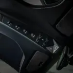Botones físicos en el coche: por qué Alfa Romeo los recupera y EuroNCAP ya los exige desde 2026