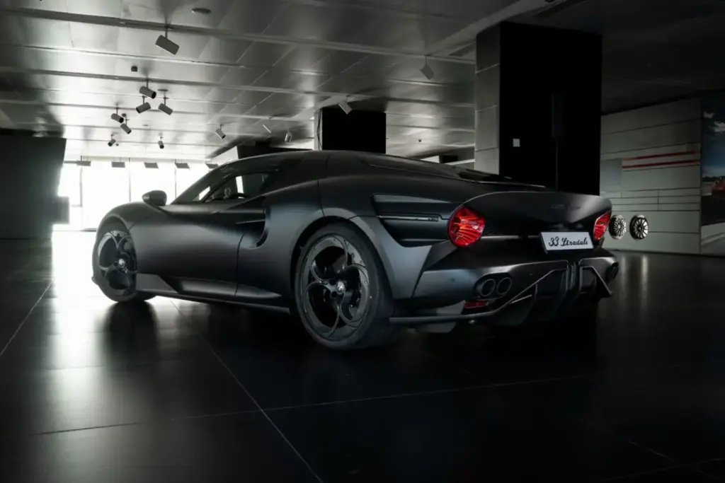 2026 Alfa Romeo 33 Stradale Perla Nera 5 Motor16