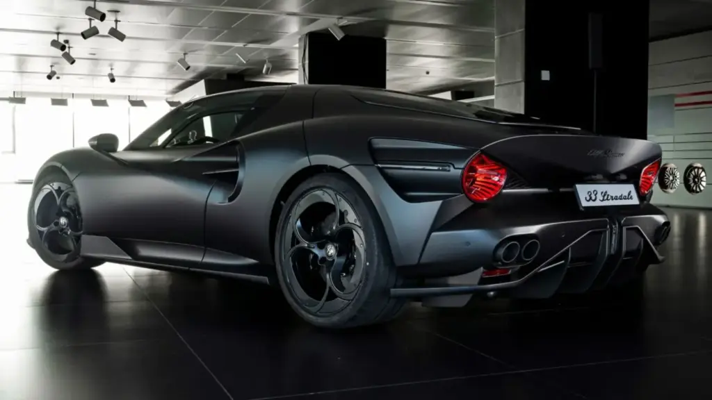 2026 Alfa Romeo 33 Stradale Perla Nera 6 Motor16