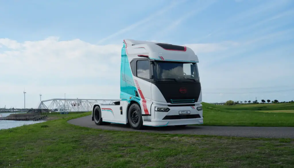 BYD ETT 44: El camión eléctrico con cifras capaces de eclipsar las del Tesla Semi 1 Motor16 2026 BYD ETT 44. Camión eléctrico. Imagen delantera.