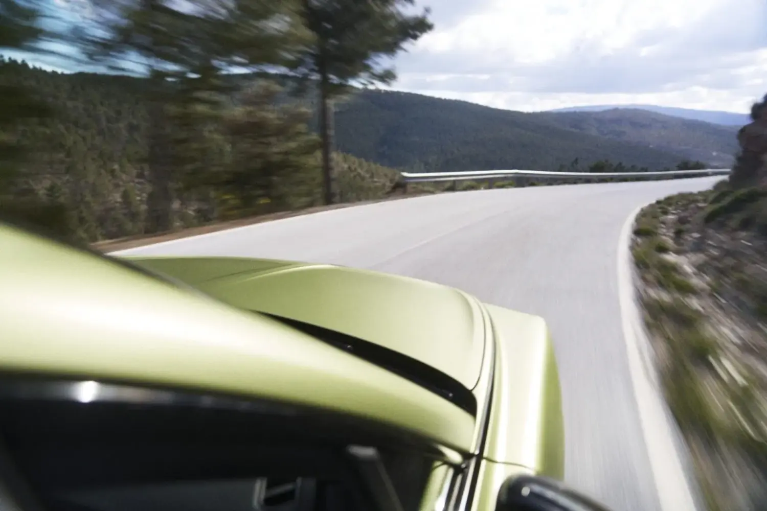 2026 Bentley Torcal Teaser. Imagen portada.