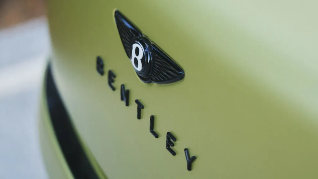 El Torcal será el Bentley más potente de la historia con sus ‘solo’ 850 CV 1 Motor16 2026 Bentley Torcal Teaser. Imagen trasera.