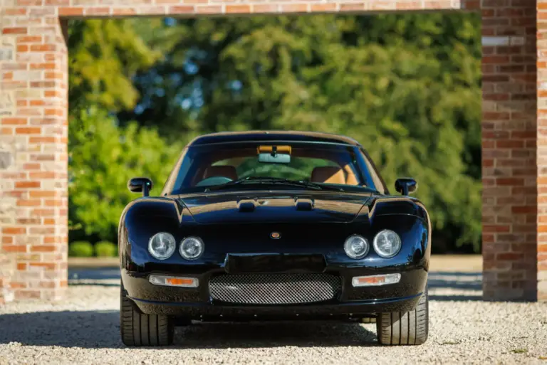 Bristol Fighter renace en el 80 aniversario de Bristol Cars con el V10 del Dodge Viper y chasis originales sin estrenar