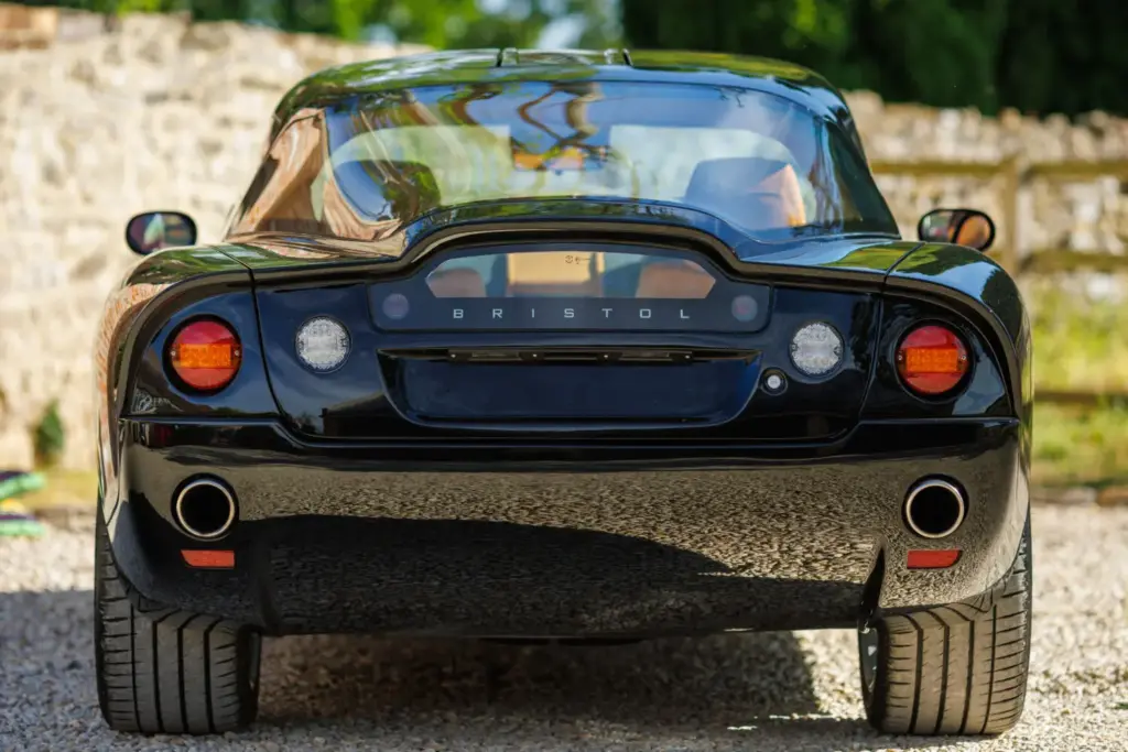 Bristol Cars: La mítica marca británica que regresa a la vida en su 80 aniversario 14 Motor16 2026 Bristol Fighter 9 Motor16
