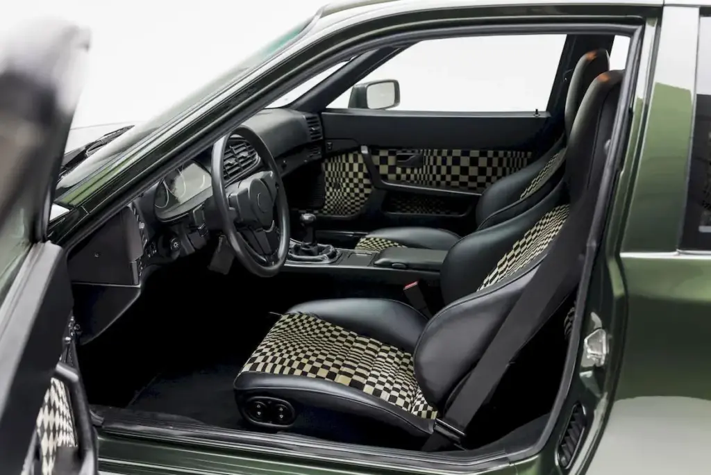 El 944 Shooting Brake que Porsche jamás se atrevió a construir te lo fabrica Carpoint a precio de 911 4 Motor16 2026 Porsche 944 Shooting Brake. Carpoint. Imagen interior.