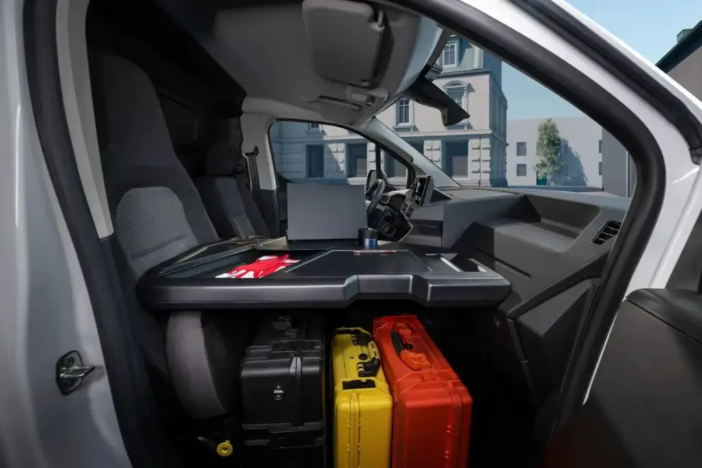 Los Citroën Berlingo y Opel Combo se llenan de plásticos para ajustar sus precios 14 Motor16 2026 Citroen Berlingo First 5 Motor16