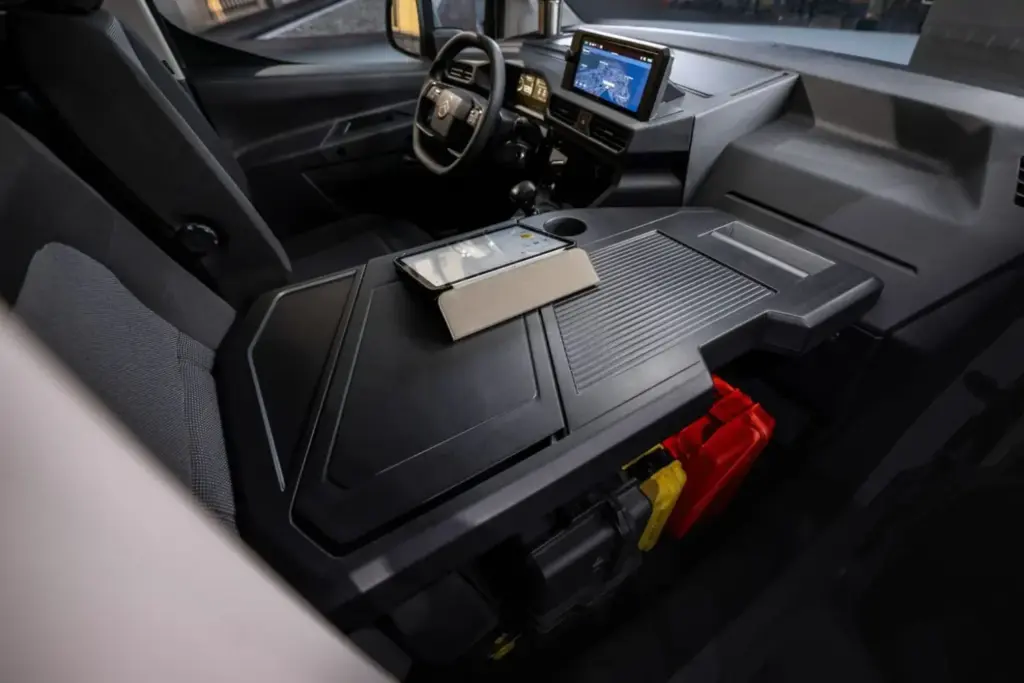 Citroën reposiciona el Berlingo para autónomos: 25.764 €, 850 litros y 1.000 km de autonomía 1 Motor16 2026 Citroen Berlingo First 8 Motor16