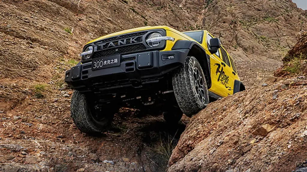 El GWM Tank 300 estrena dos versiones. Una de ellas capaz de dejar en evidencia al Wrangler en el Hell Gate 2 Motor16 2026 GWM Trank 300 Hooke Trail. Imagen exterior.