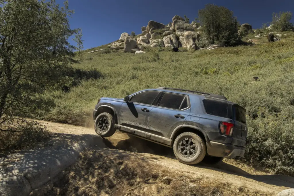 2026 Honda Passport TrailSport 11 Motor16