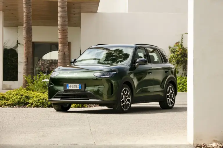 Coches chinos: desarrollo a 3 modelos al día que alerta a Renault