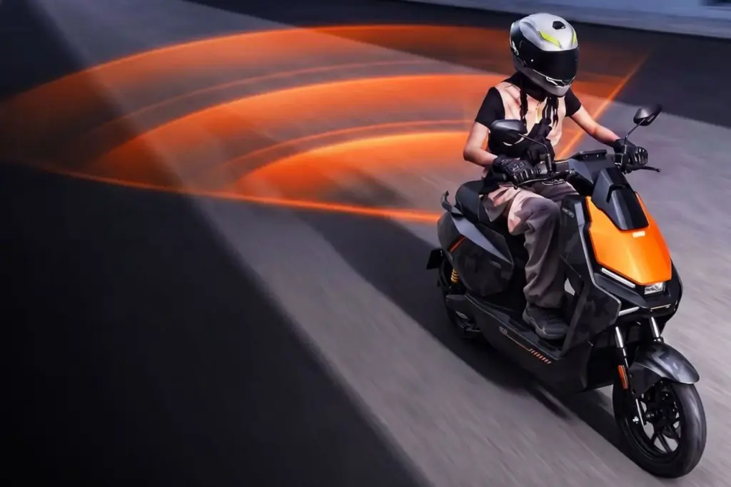 NIU FQiX 300: el scooter eléctrico con radar trasero que puedes conducir con carnet A1 desde 2.999 euros 1 Motor16 2026 NIU FQiX 300 radar Motor16