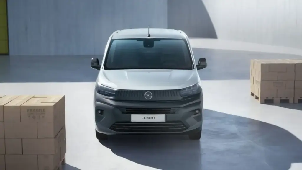 Los Citroën Berlingo y Opel Combo se llenan de plásticos para ajustar sus precios 1 Motor16 2026 Opel Combo Start. Imagen delantera.