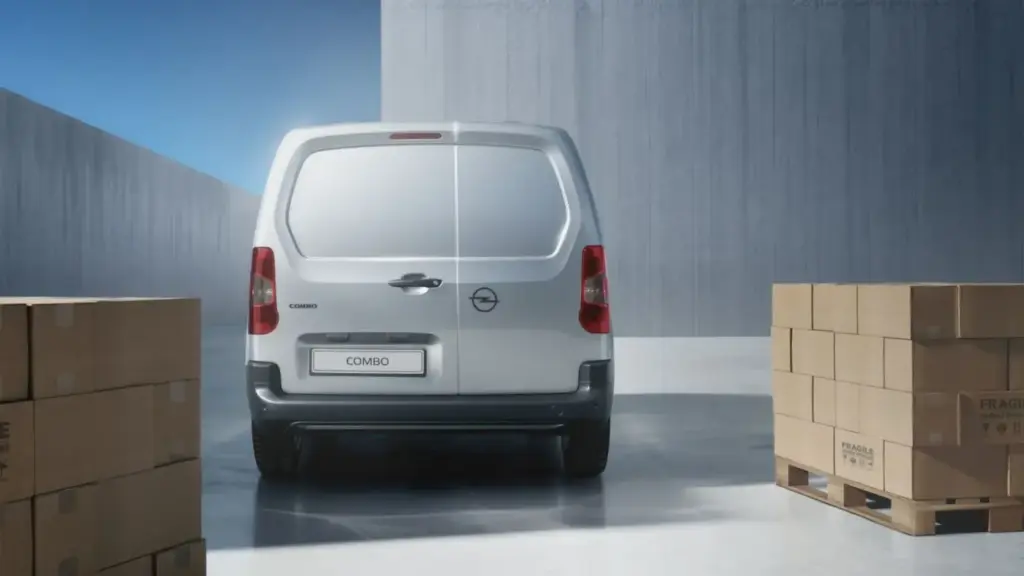 Los Citroën Berlingo y Opel Combo se llenan de plásticos para ajustar sus precios 26 Motor16 2026 Opel Combo Start 6 Motor16