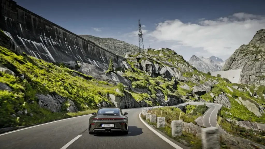 Bergsport: El ‘nueveonce’ con el que Porsche rinde homenaje a los parajes alpinos 12 Motor16 2026 Porsche 911 GT3 Bergsport 16 Motor16