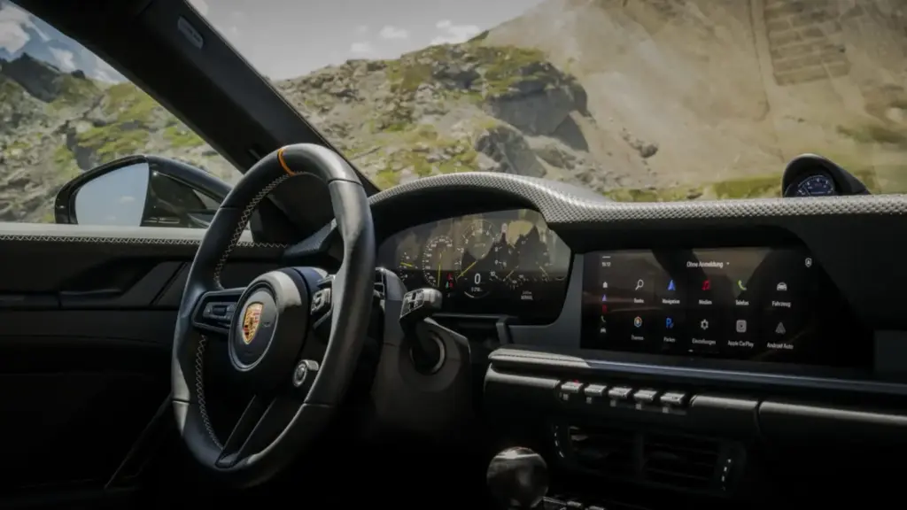 Bergsport: El ‘nueveonce’ con el que Porsche rinde homenaje a los parajes alpinos 24 Motor16 2026 Porsche 911 GT3 Bergsport 28 Motor16