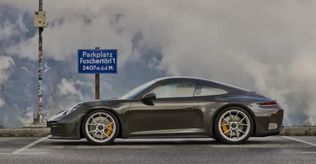 Bergsport: El ‘nueveonce’ con el que Porsche rinde homenaje a los parajes alpinos 6 Motor16 2026 Porsche 911 GT3 Bergsport 3 Motor16