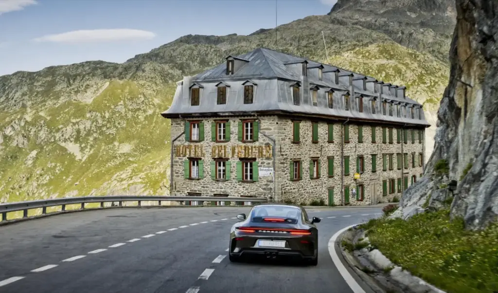 Bergsport: El ‘nueveonce’ con el que Porsche rinde homenaje a los parajes alpinos 8 Motor16 2026 Porsche 911 GT3 Bergsport 5 Motor16