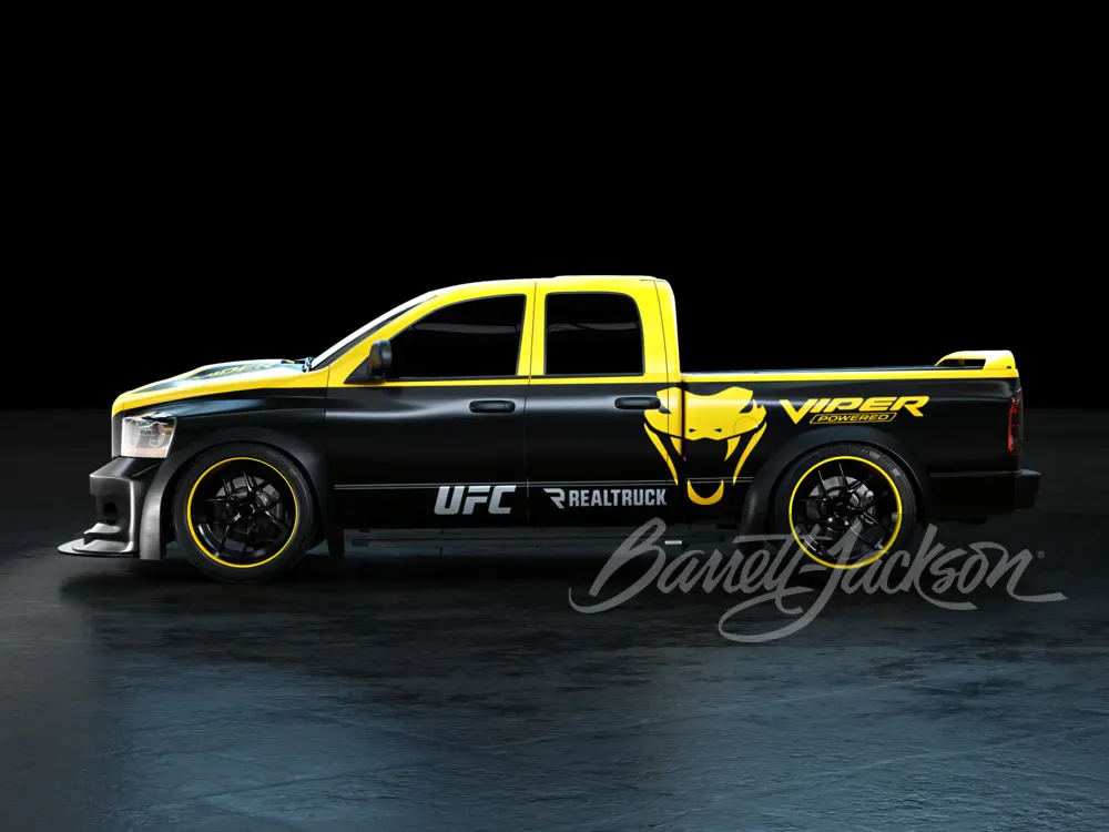 El primer RAM 1500 Rumble Bee SRT ya tiene dueño, que ha pagado 1.310.000 euros por esta joya… y por el regalo 6 Motor16 2026 RAM 1500 Subasta Barrett Jackson 6 Motor16