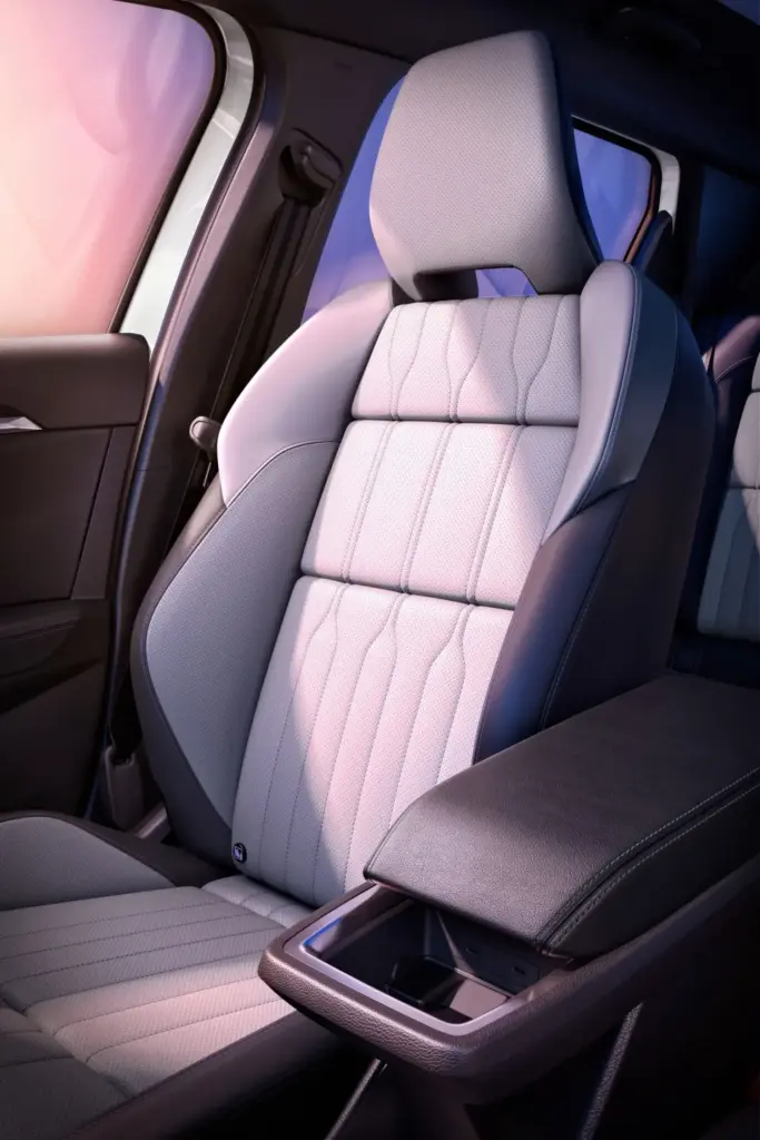Renault potencia los argumentos de su Scenic E-Tech para volverse más interesante 21 Motor16 2026 Renault Scenic e tech 18 Motor16