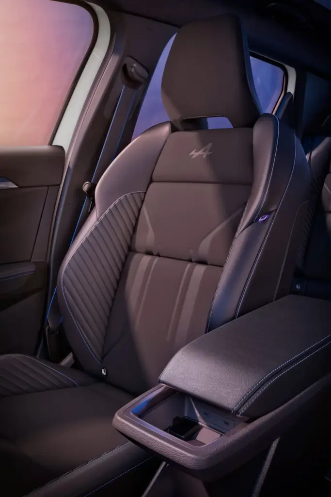 Renault potencia los argumentos de su Scenic E-Tech para volverse más interesante 23 Motor16 2026 Renault Scenic e tech 20 Motor16