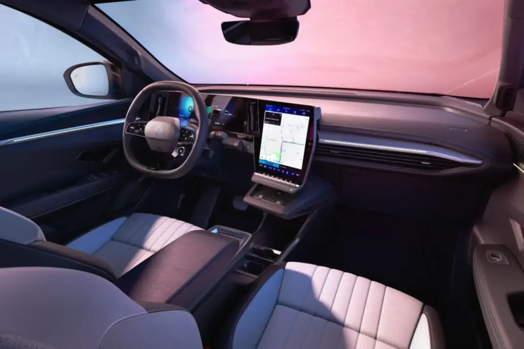 Renault potencia los argumentos de su Scenic E-Tech para volverse más interesante 1 Motor16 2026 Renault Scenic E-Tech. Imagen interior.