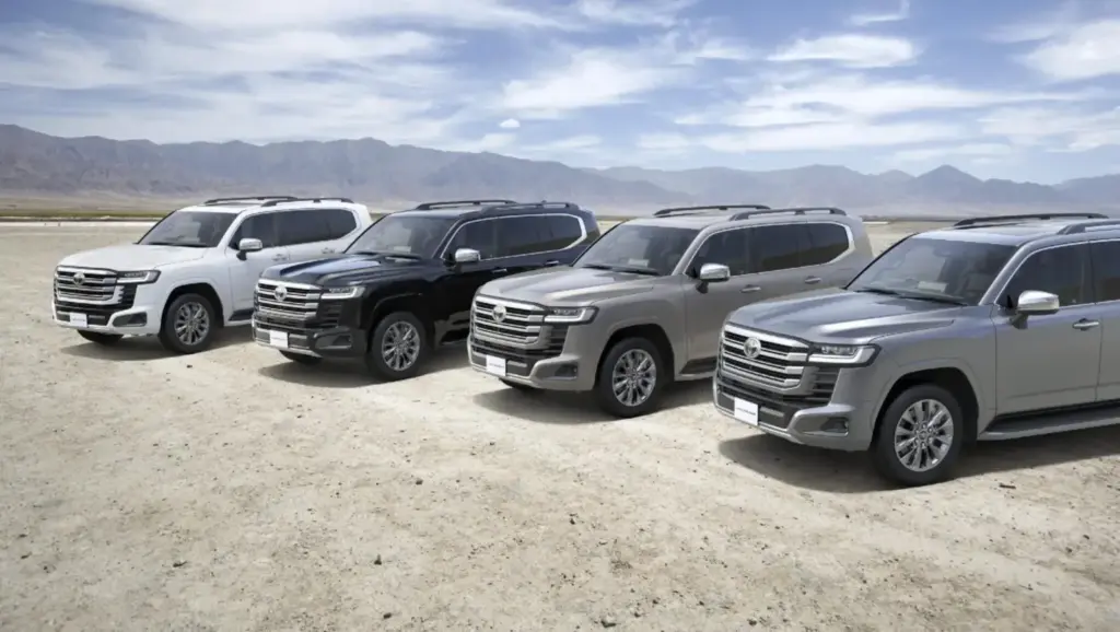Land Cruiser 300: la nueva era híbrida del icono todoterreno de la marca japonesa 1 Motor16 2026 Toyota Land Cruiser 300 HEV. Japón. Imagen gama.
