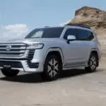 El Toyota Land Cruiser 300 se electrifica para ser aún mejor
