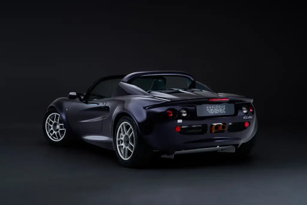 El Lotus Elise de Analogue Automotive se inspira en el McLaren F1 y te lo ofrecen por una fracción de su precio 1 Motor16 2026 Analogue VHPK. Lotus Elise S1. Imagen estudio.