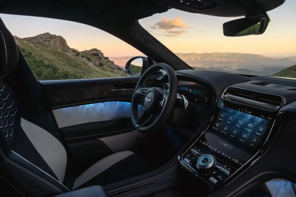 Torcal: Conocemos en persona el primer eléctrico de Bentley, un SUV con ADN español 34 Motor16 2026 bentley torcal 19 Motor16