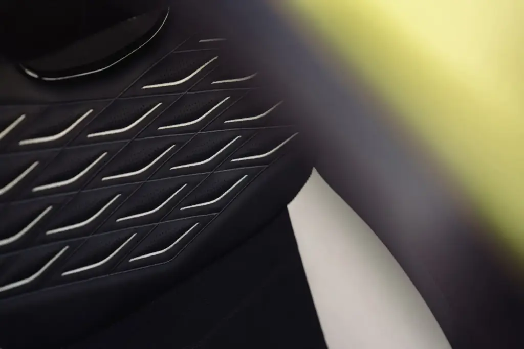 Torcal: Conocemos en persona el primer eléctrico de Bentley, un SUV con ADN español 39 Motor16 2026 bentley torcal 24 Motor16