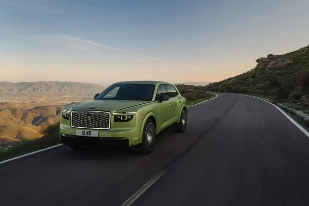 Torcal: Conocemos en persona el primer eléctrico de Bentley, un SUV con ADN español 4 Motor16 2026 Bentley Torcal. Imagen movimiento.