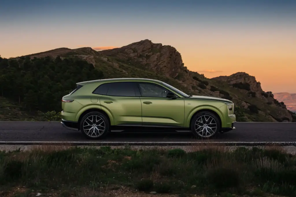Torcal: Conocemos en persona el primer eléctrico de Bentley, un SUV con ADN español 21 Motor16 2026 bentley torcal 8 Motor16