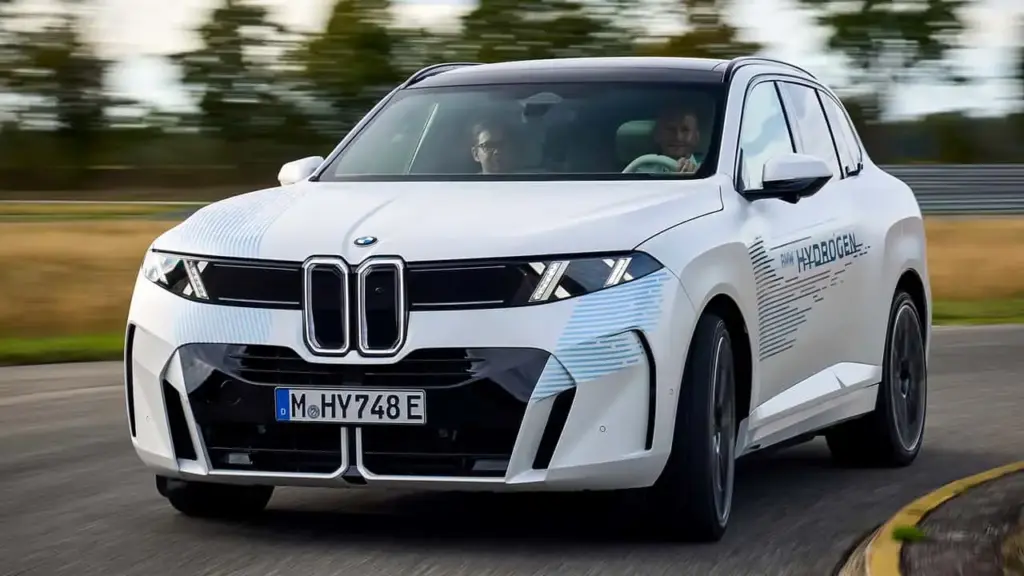 BMW iX5 Hydrogen: Las primeras cifras de este SUV que llega en 2028 salen a la luz 8 Motor16 2026 bmw ix5 hydrogen 11 Motor16